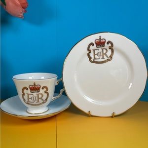 Queen Elizabeth II Silver Jubilee 1977 Trio Of Tea Cup/ Saucer/ Plate QUEEN ANNE